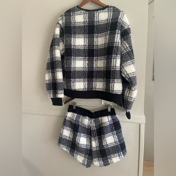 🌸 Rose + Vine 🌸 sherpa pyjama set - Picture 6 of 13